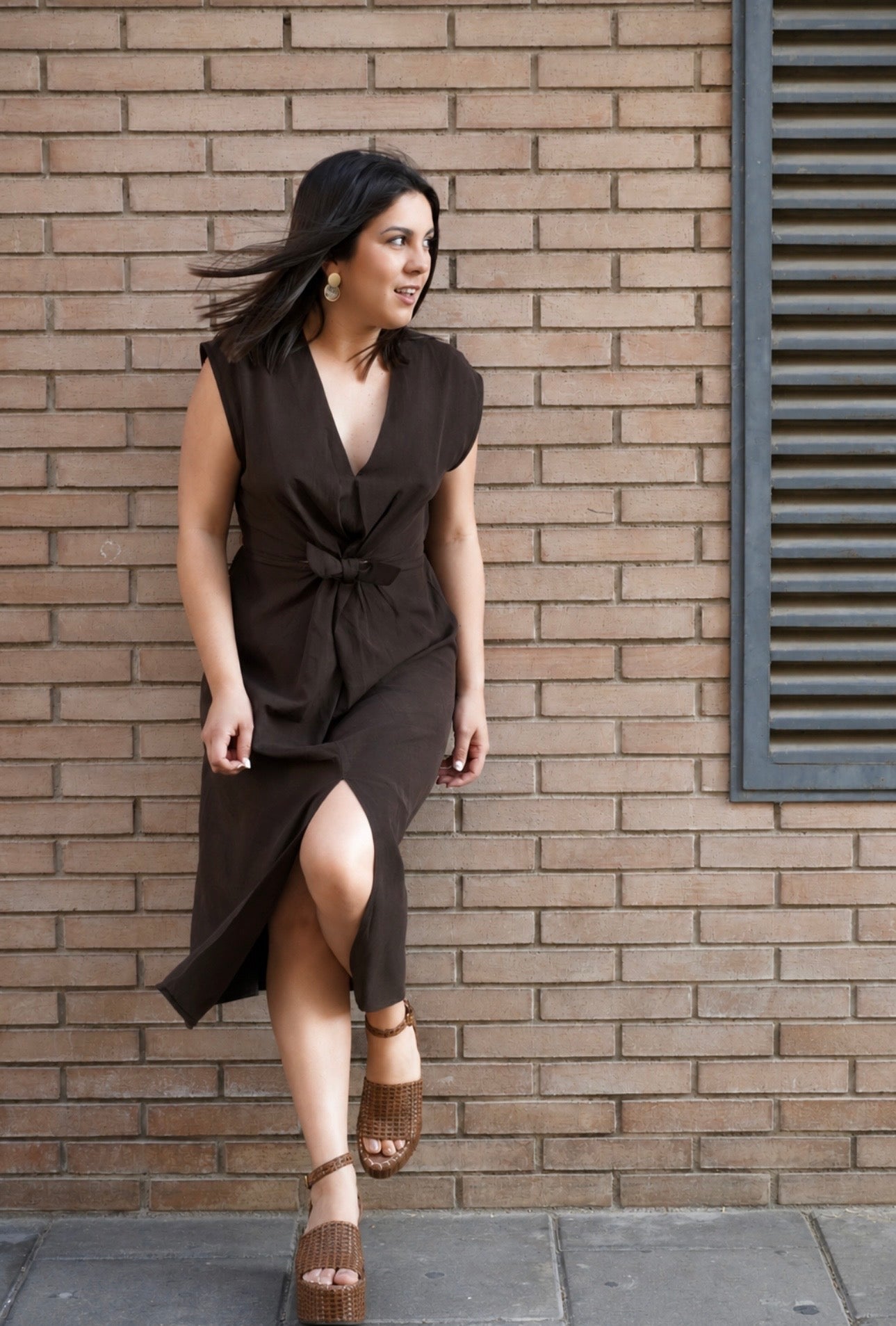 Vestido Color Marrón con detalle de nudo